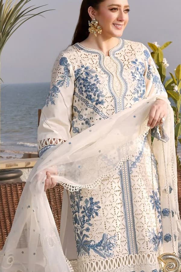 Gul-e-Dawoodi Embroidered Lawn Suit thumbnail 3