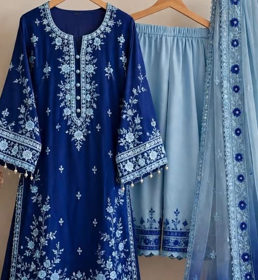 Laila Embroidered Suit thumbnail 2