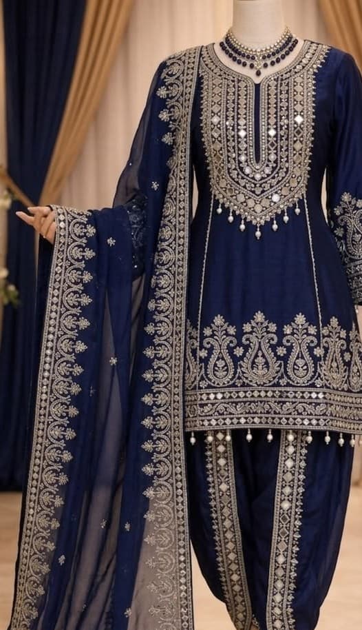 Momina Stitched Suit thumbnail 2