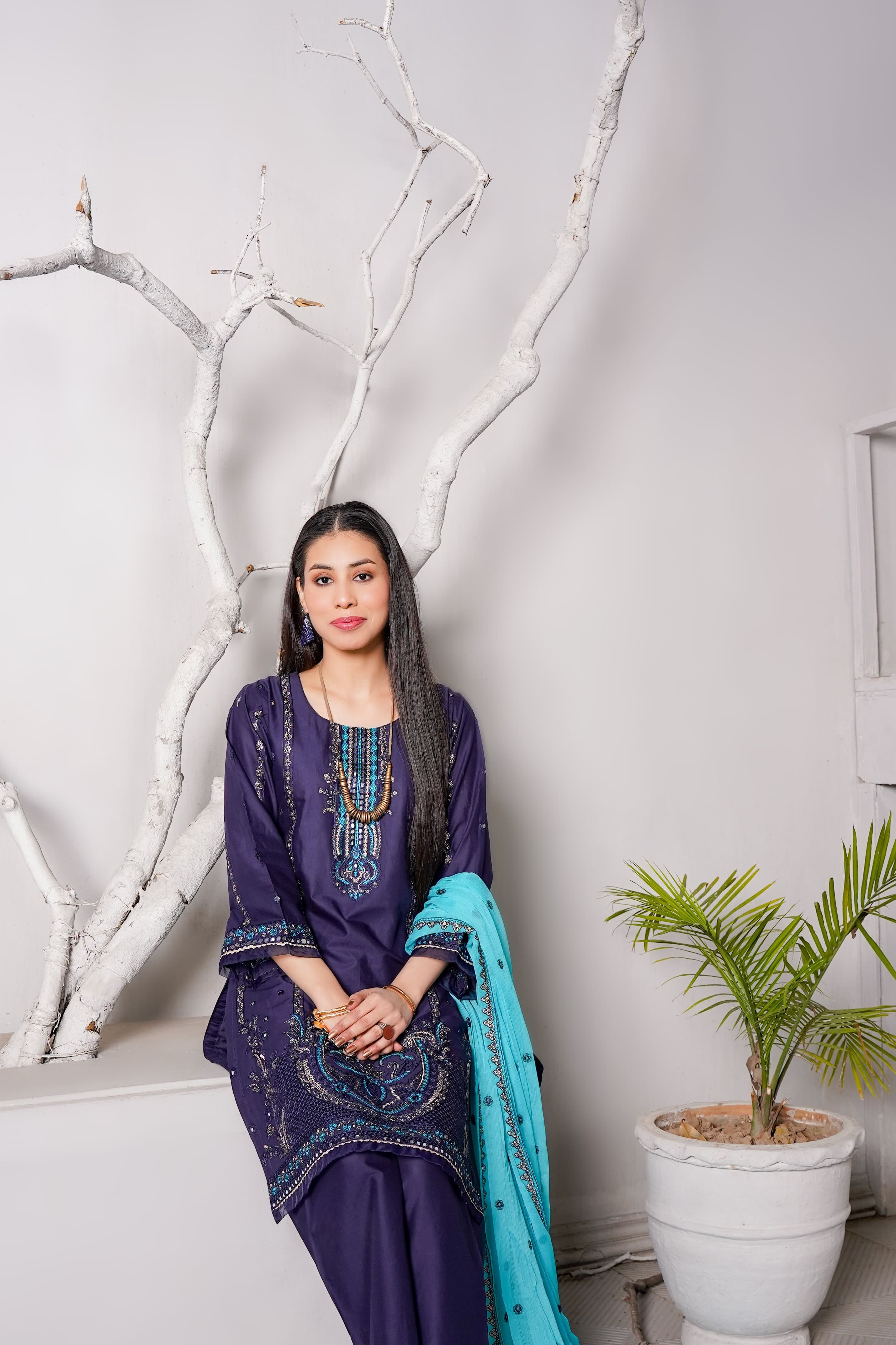 Yumna Handcrafted Suit thumbnail 2