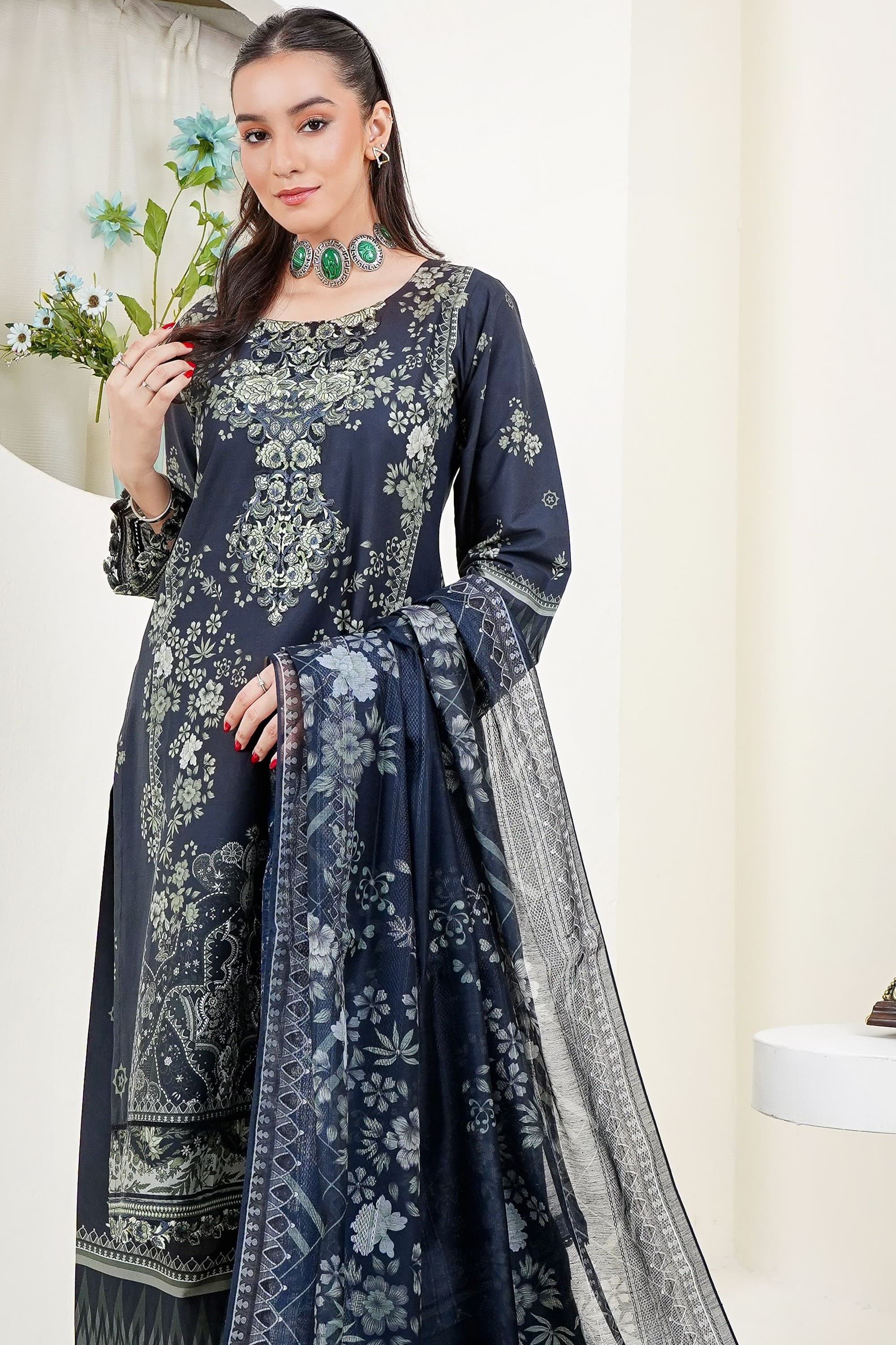 Zehra Handcrafted Suit thumbnail 3